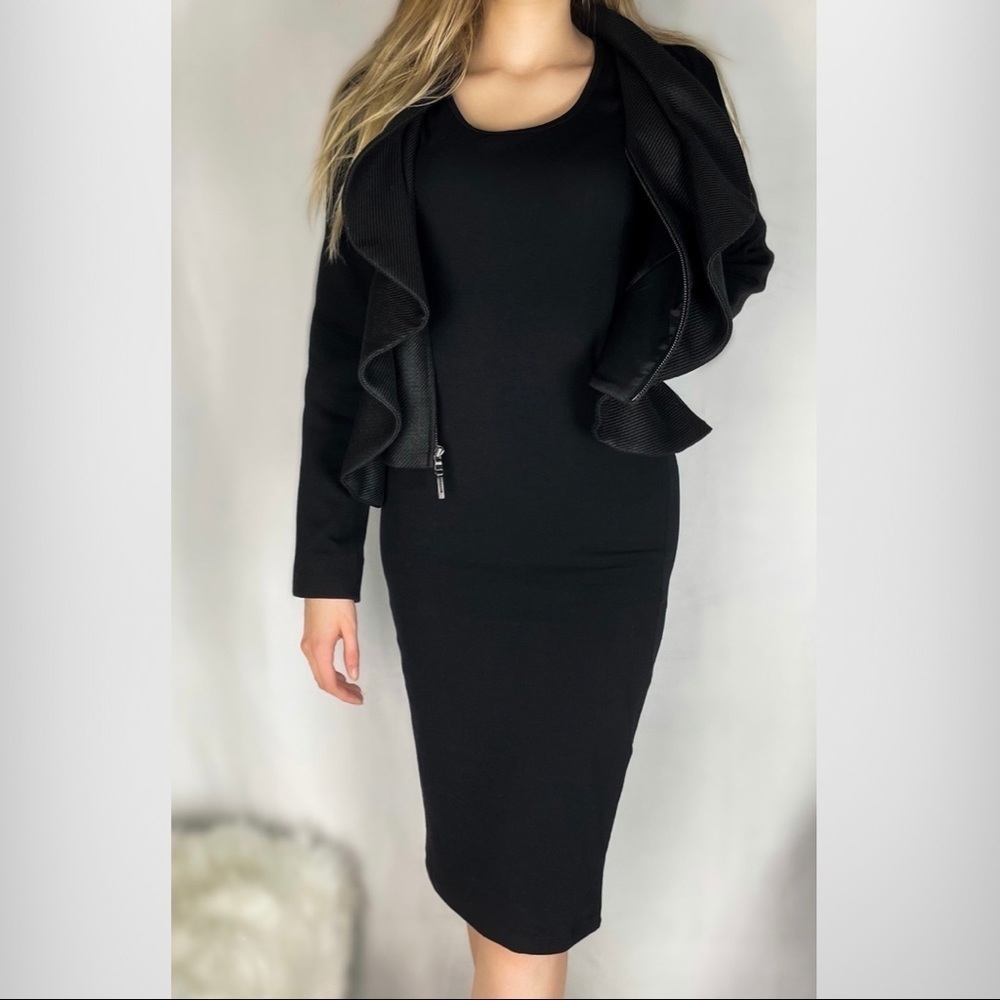 𝅺✨NEW✨ Scoop Neck Midi Dress Black